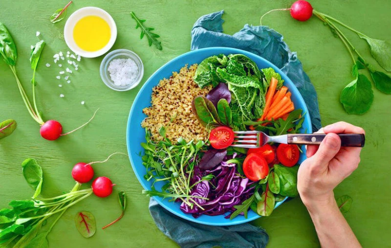 رژیم غذایی مناسب برای ساخت سیکس پک سریع در خانه